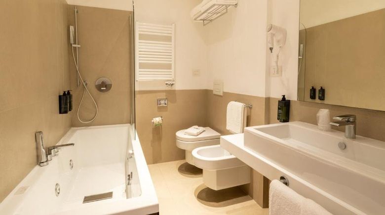 <b>Life Hotel Room</b>. Images powered by <a href="https://www.leonardoworldwide.com/" title="Leonardo Worldwide" target="_blank">Leonardo</a>.