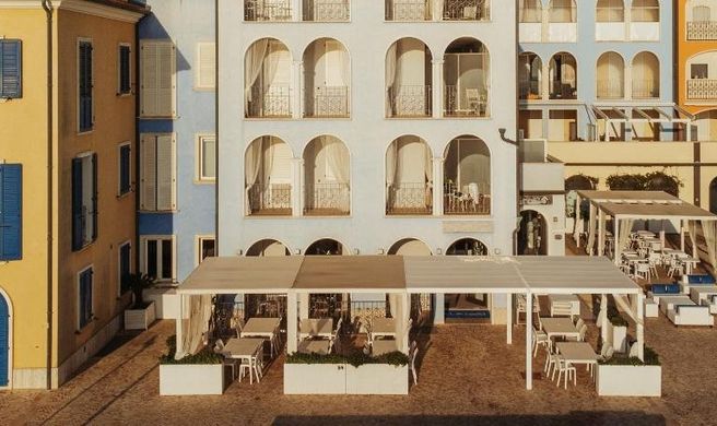 Life Hotel Exterior