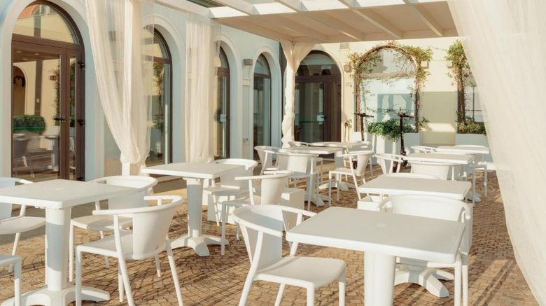 <b>Life Hotel Restaurant</b>. Images powered by <a href="https://www.leonardoworldwide.com/" title="Leonardo Worldwide" target="_blank">Leonardo</a>.