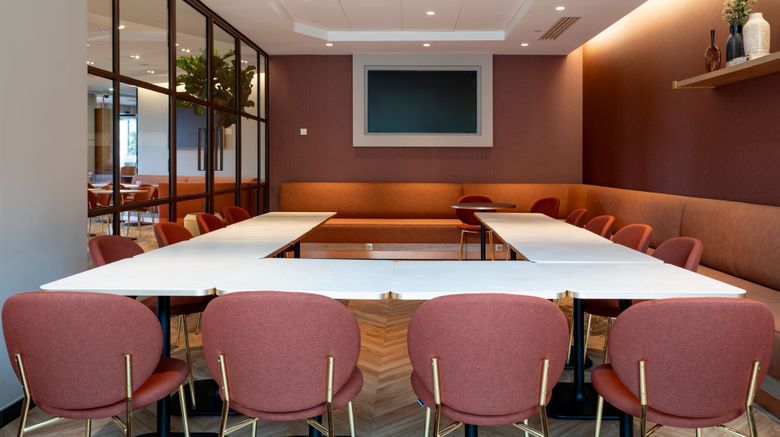 <b>AC Hotel by Marriott Paris Porte Maillot Meeting</b>. Images powered by <a href="https://www.leonardoworldwide.com/" title="Leonardo Worldwide" target="_blank">Leonardo</a>.