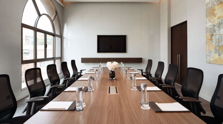 <b>Marriott Executive Apartments Bangkok Meeting</b>. Images powered by <a href="https://www.leonardoworldwide.com/" title="Leonardo Worldwide" target="_blank">Leonardo</a>.
