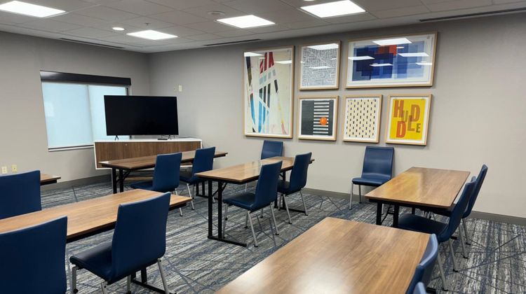 Holiday Inn Express and Suites Ripley Meeting