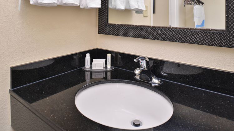 Fairfield Inn & Suites Gulfport Room