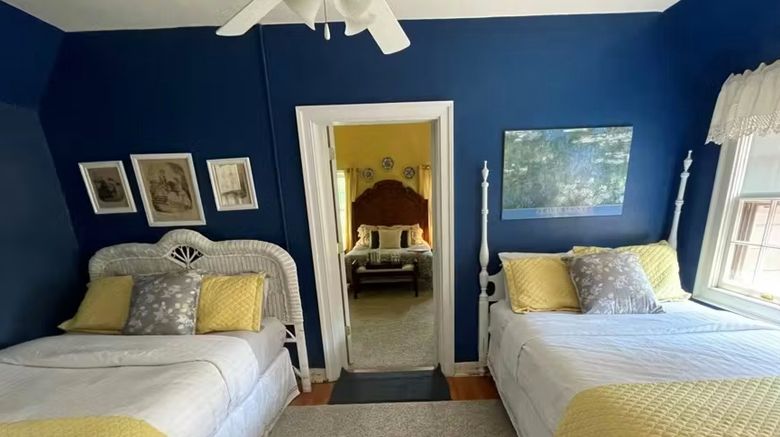 <b>Longacre B&B Suite</b>. Images powered by <a href="https://www.leonardoworldwide.com/" title="Leonardo Worldwide" target="_blank">Leonardo</a>.