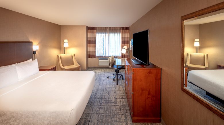 <b>Silver Cloud Inn Lake Union Room</b>. Images powered by <a href="https://www.leonardoworldwide.com/" title="Leonardo Worldwide" target="_blank">Leonardo</a>.