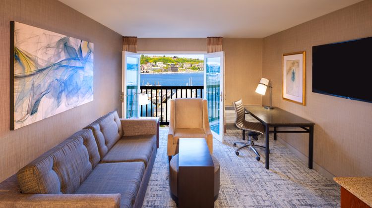Silver Cloud Inn Lake Union Suite