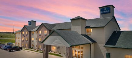 Boarders Inn & Suites by Cobblestone Exterior