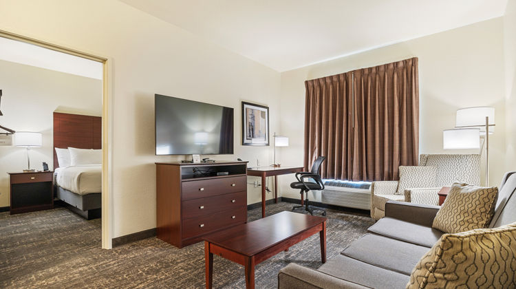 Cobblestone Hotel & Suites Suite