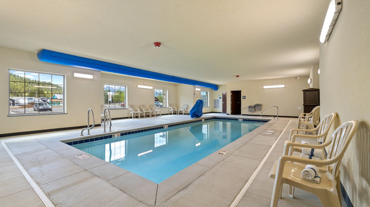Cobblestone Hotel & Suites Pool