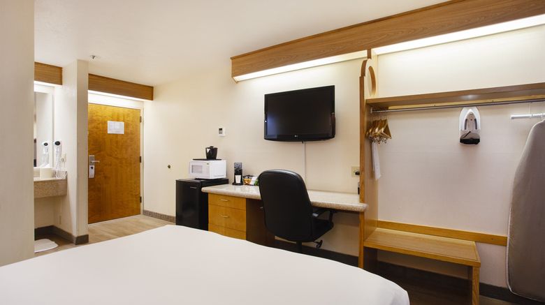 <b>Mountain Home Inn Room</b>. Images powered by <a href="https://www.leonardoworldwide.com/" title="Leonardo Worldwide" target="_blank">Leonardo</a>.