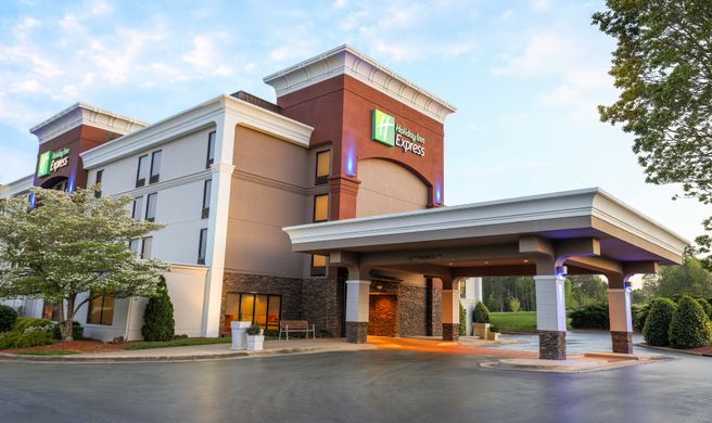 Holiday Inn Express Exterior
