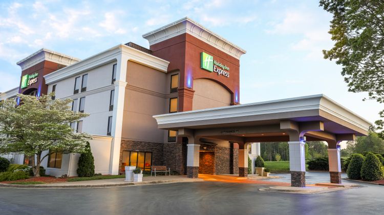 Holiday Inn Express Exterior
