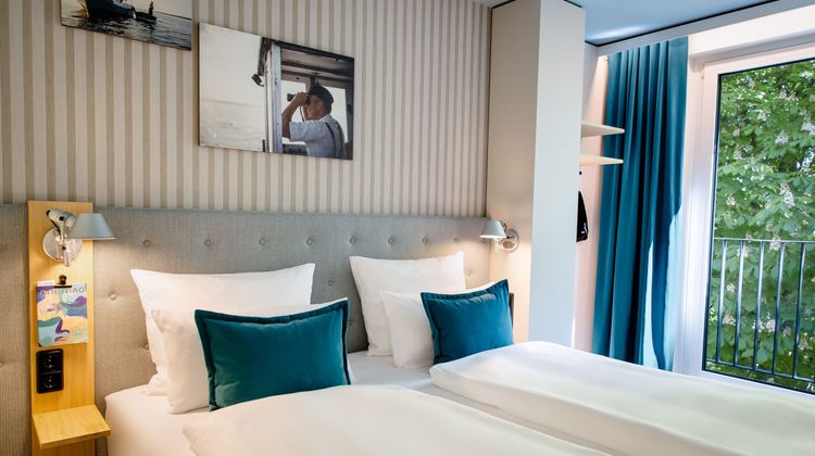 Motel One Rostock Room