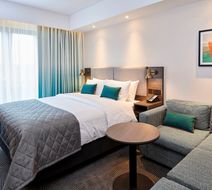 Holiday Inn Bristol Airport Room