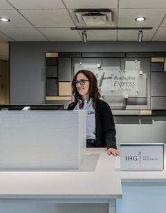 Holiday Inn Express & Suites