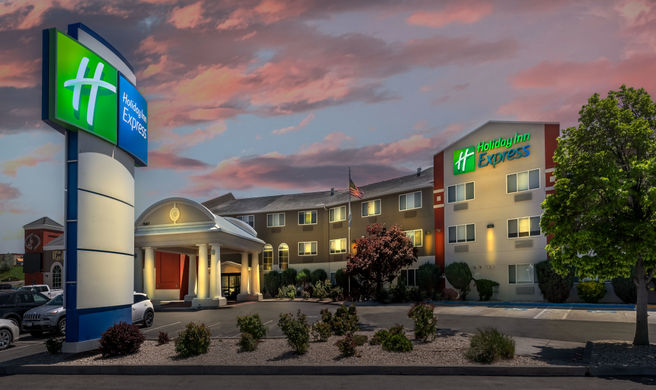 Holiday Inn Express Winnemucca Exterior