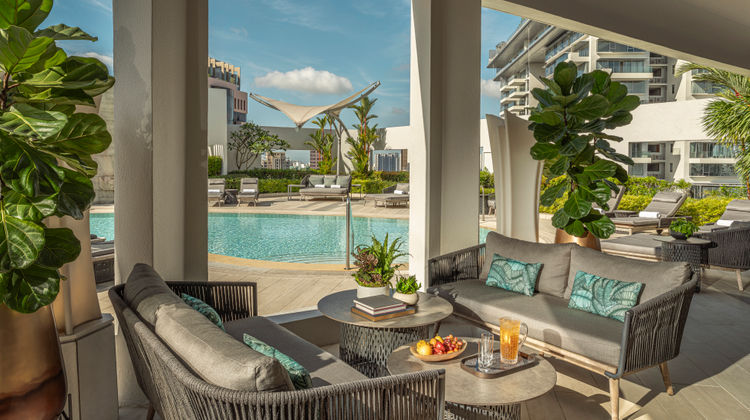 Four Seasons Hotel Singapore Pool