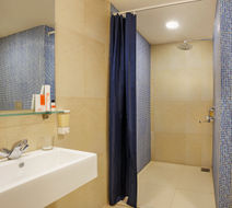 Ginger Vapi- Tourist Class Vapi, India Hotels- GDS Reservation Codes:  Travel Weekly