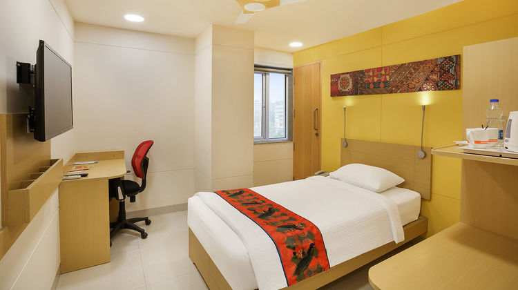 Ginger Vapi Room