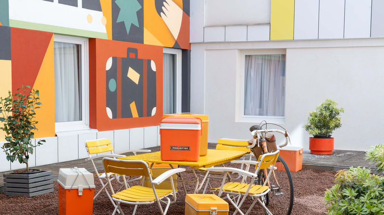 <b>B&B HOTEL Paris Mairie de Saint-Ouen Exterior</b>. Images powered by <a href="https://www.leonardoworldwide.com/" title="Leonardo Worldwide" target="_blank">Leonardo</a>.