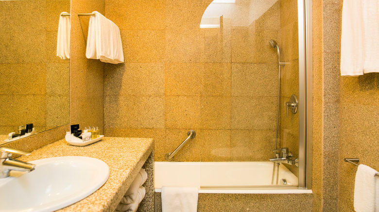 <b>Pousada Mosteiro de Guimaraes Room</b>. Images powered by <a href="https://www.leonardoworldwide.com/" title="Leonardo Worldwide" target="_blank">Leonardo</a>.