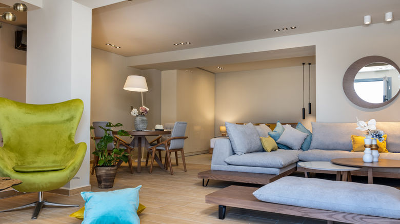<b>Bungalows Marina Naoussa Suite</b>. Images powered by <a href="https://www.leonardoworldwide.com/" title="Leonardo Worldwide" target="_blank">Leonardo</a>.