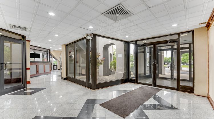 Red Carpet Inn & Suites Northeast Lobby