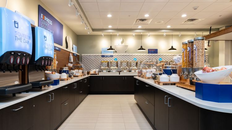 Holiday Inn Express & Suites LBV Area Restaurant