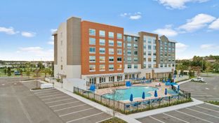 Holiday Inn Express & Suites LBV Area