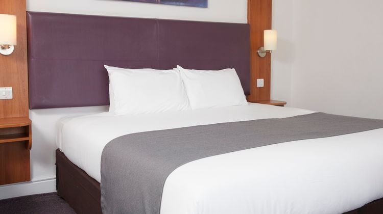 Wheatsheaf Hotel Room
