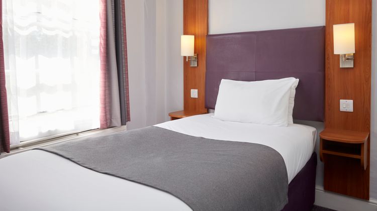 Wheatsheaf Hotel Room