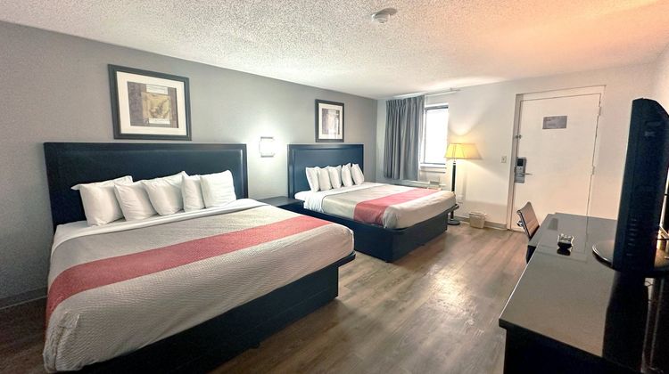 Red Carpet Inn Norwalk, CT Room