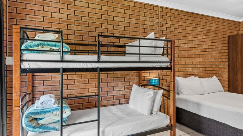 <b>Discovery Parks Bunbury Village Room</b>. Images powered by <a href="https://www.leonardoworldwide.com/" title="Leonardo Worldwide" target="_blank">Leonardo</a>.