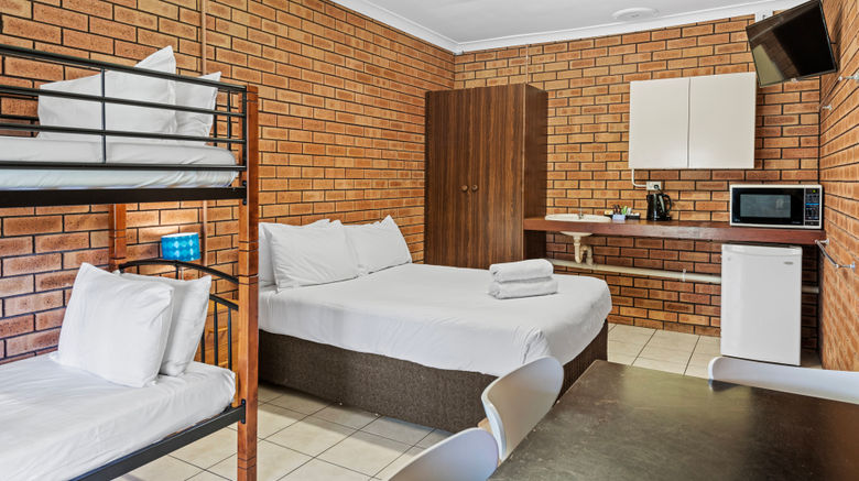 <b>Discovery Parks Bunbury Village Room</b>. Images powered by <a href="https://www.leonardoworldwide.com/" title="Leonardo Worldwide" target="_blank">Leonardo</a>.