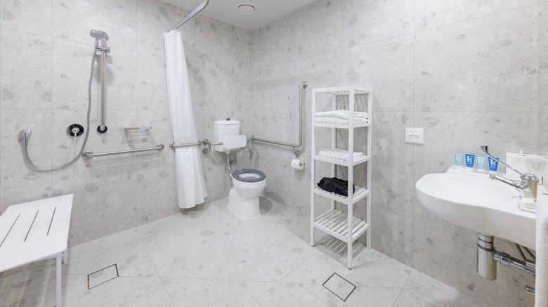 <b>Meriton Suites Melbourne Room</b>. Images powered by <a href="https://www.leonardoworldwide.com/" title="Leonardo Worldwide" target="_blank">Leonardo</a>.