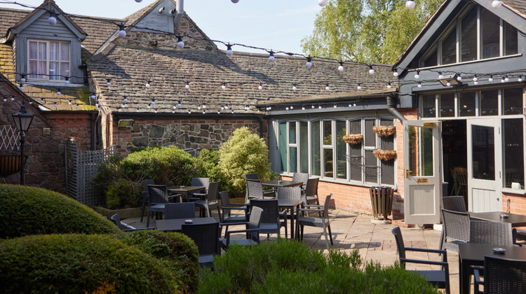 The Fieldhead Hotel Exterior