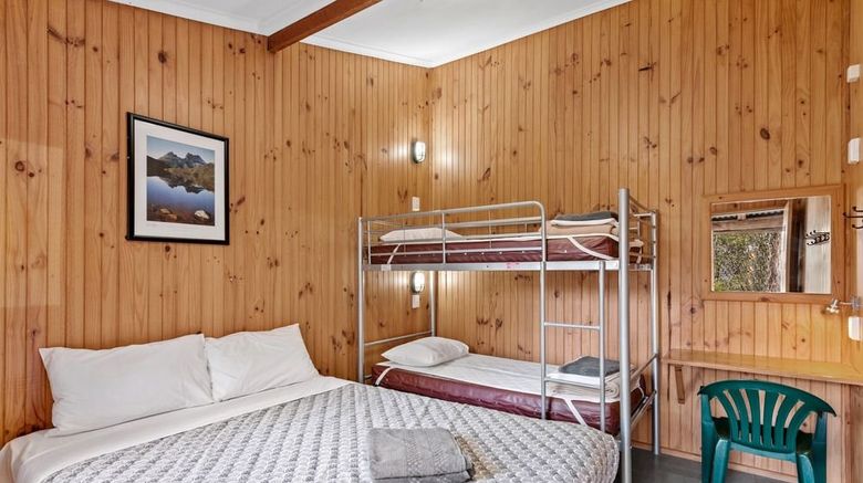 <b>Discovery Parks Cradle Mountain Room</b>. Images powered by <a href="https://www.leonardoworldwide.com/" title="Leonardo Worldwide" target="_blank">Leonardo</a>.