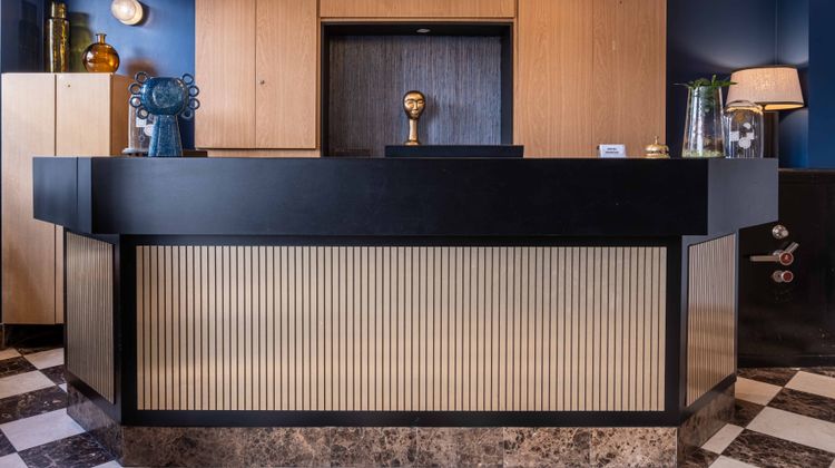 Marena Paris Lobby