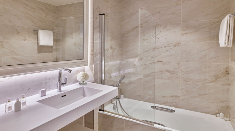 <b>Hotel Hermitage Barriere Room</b>. Images powered by <a href="https://www.leonardoworldwide.com/" title="Leonardo Worldwide" target="_blank">Leonardo</a>.