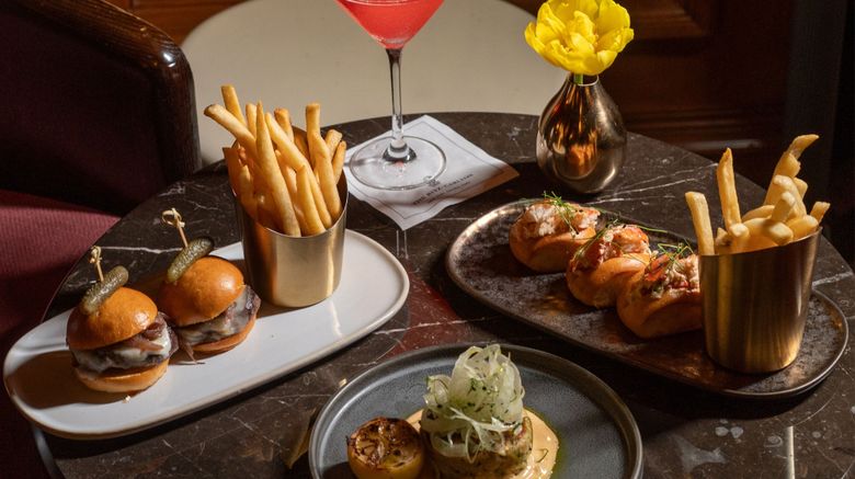 <b>The Ritz-Carlton New York, Central Park Restaurant</b>. Images powered by <a href="https://www.leonardoworldwide.com/" title="Leonardo Worldwide" target="_blank">Leonardo</a>.