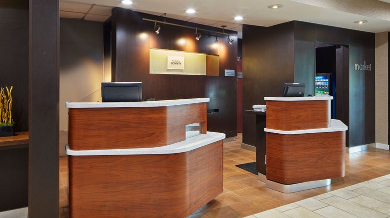 <b>Courtyard Newport News Yorktown Lobby</b>. Images powered by <a href="https://www.leonardoworldwide.com/" title="Leonardo Worldwide" target="_blank">Leonardo</a>.