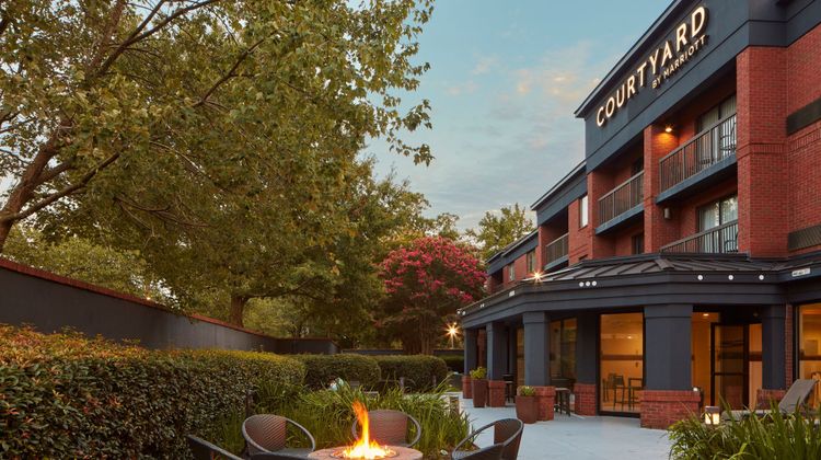 Courtyard Newport News Yorktown Exterior