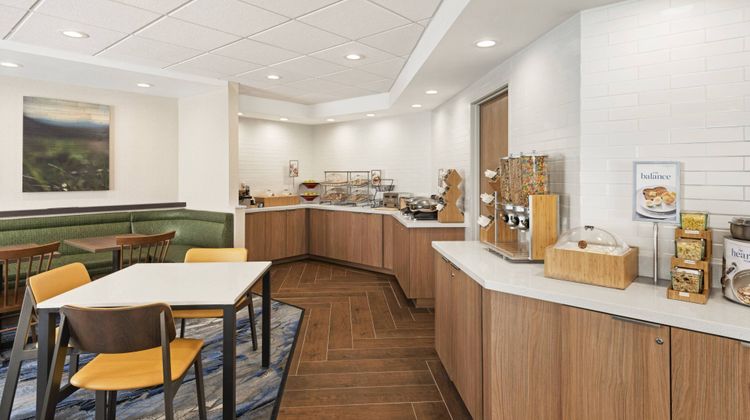 Fairfield Inn Warren Niles Restaurant