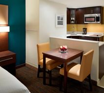 Residence-Inn by Marriott Montreal Room
