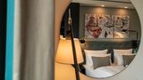 Motel One Hamburg-Altona Room