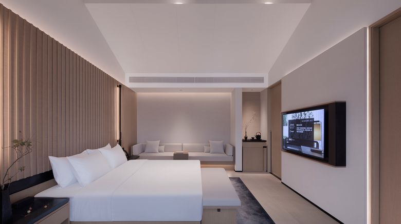 <b>Yangshuo Luna Hotel Suite</b>. Images powered by <a href="https://www.leonardoworldwide.com/" title="Leonardo Worldwide" target="_blank">Leonardo</a>.