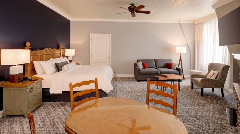 <b>JW Marriott The Rosseau Muskoka Resort Room</b>. Images powered by <a href="https://www.leonardoworldwide.com/" title="Leonardo Worldwide" target="_blank">Leonardo</a>.