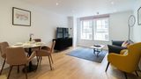 <b>Premier Suites Plus Fountain Court Room</b>. Images powered by <a href="https://www.leonardoworldwide.com/" title="Leonardo Worldwide" target="_blank">Leonardo</a>.