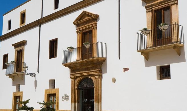Hotel Carmine Exterior