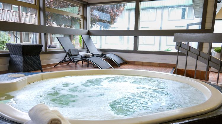 Sandman Inn Revelstoke Pool